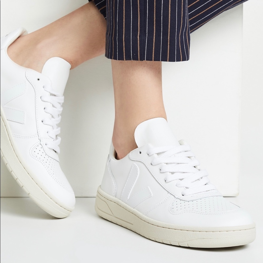 Veja V-10 Lace Up Sneaker